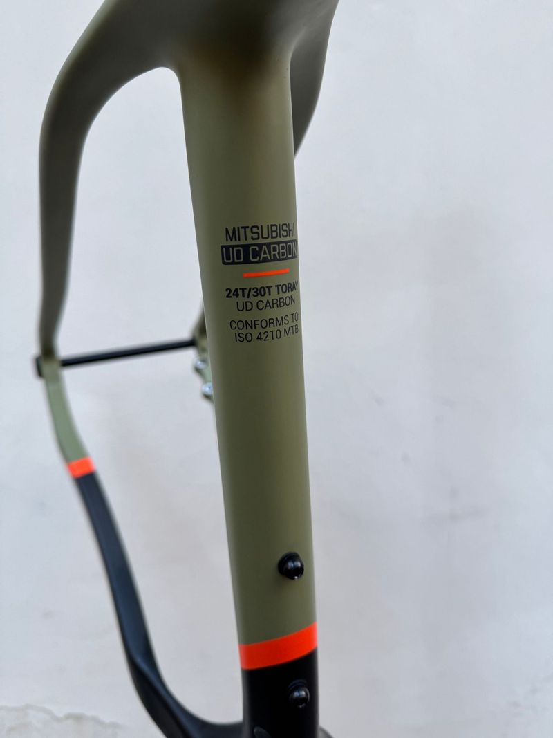 Saracen Mantra CX 2022 Mountainbike usato, Grigio chiaro — immagine 10 di 15