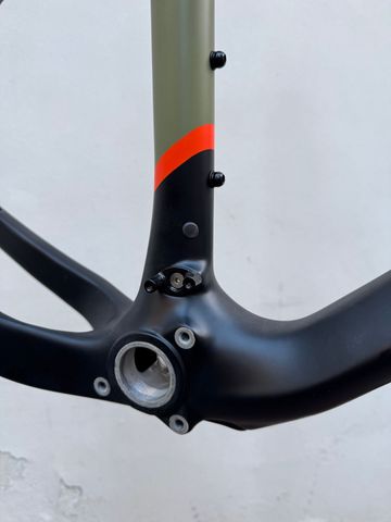 Saracen Mantra CX 2022 Mountainbike usato, Grigio chiaro — immagine 14 di 15