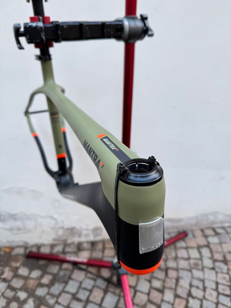 Saracen Mantra CX 2022 Mountainbike usato, Grigio chiaro — immagine 12 di 15