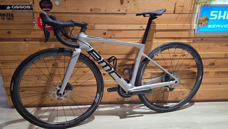 Used BMC Teammachine SLR FOUR 2024 2024 Road & Gravel, Gris claro — image 2 of 9
