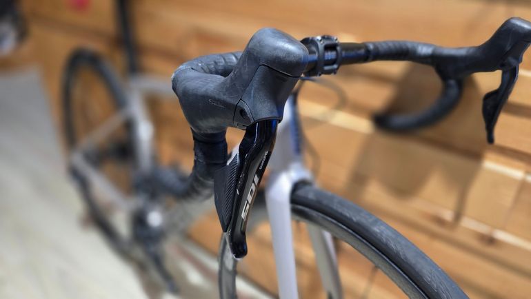 Used BMC Teammachine SLR FOUR 2024 2024 Road & Gravel, Gris claro — image 6 of 9