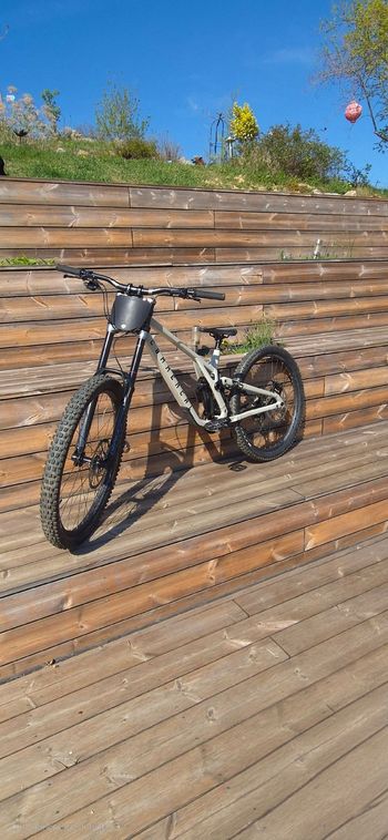 Used Commencal Supreme Ride Chalk 2025 MTB