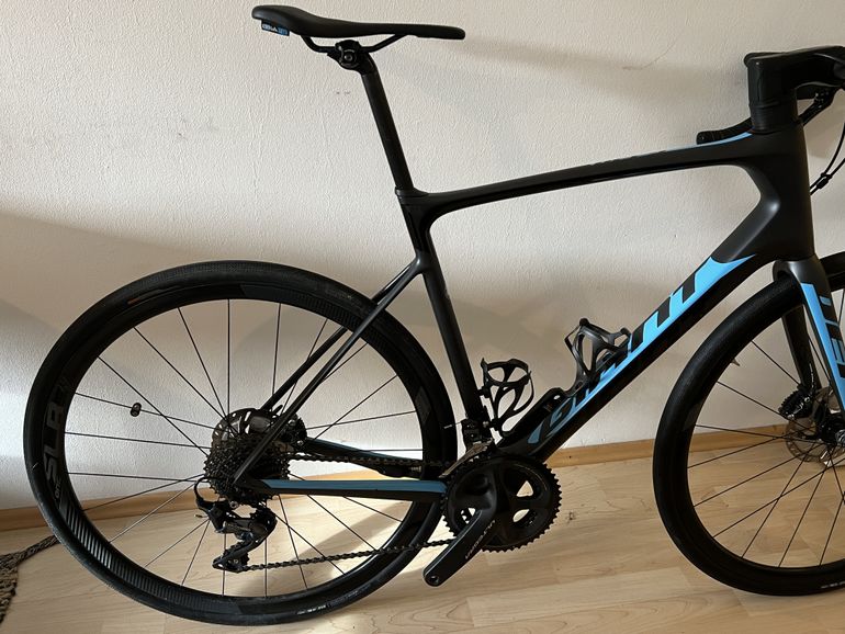Used Giant Defy Advanced Pro 2 2020 Road & Gravel, Black — image 4 of 7