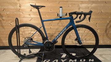 R RAYMON Raymon Kirana Pro Neuf T52 2026 Road & Gravel usato