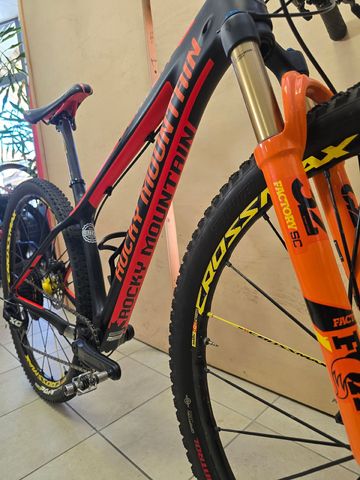 Used Rocky Mountain Vertex 2020 Mountainbike, Black — image 6 of 13