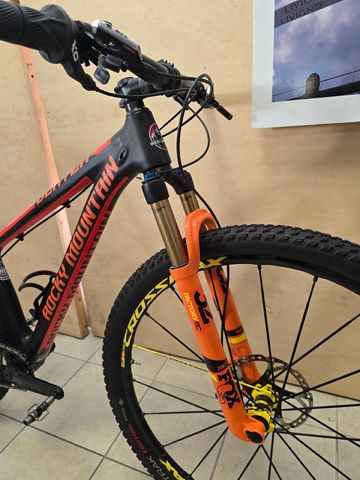 Used Rocky Mountain Vertex 2020 Mountainbike, Black — image 5 of 13