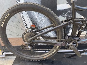 Used Giant Reign 1 2024 2024 Mountainbike, Black, 29 — image 2 of 7