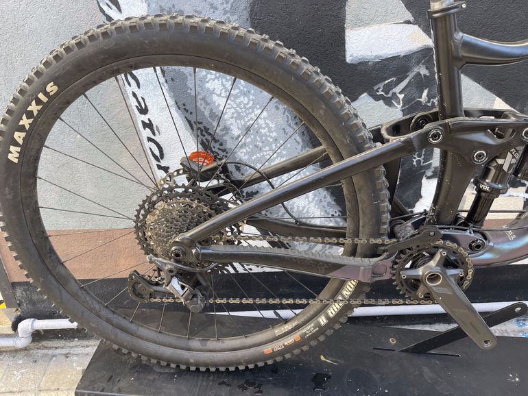 Used Giant Reign 1 2024 2024 Mountainbike — image 2 of 7