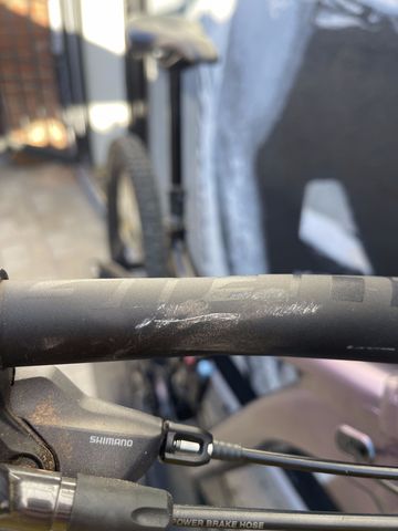 Used Giant Reign 1 2024 2024 Mountainbike, Black, 29 — image 5 of 7