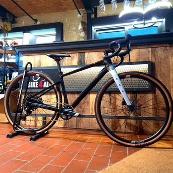Used BMC URS THREE 2024 2024 Road & Gravel, Negro — image 2 of 3