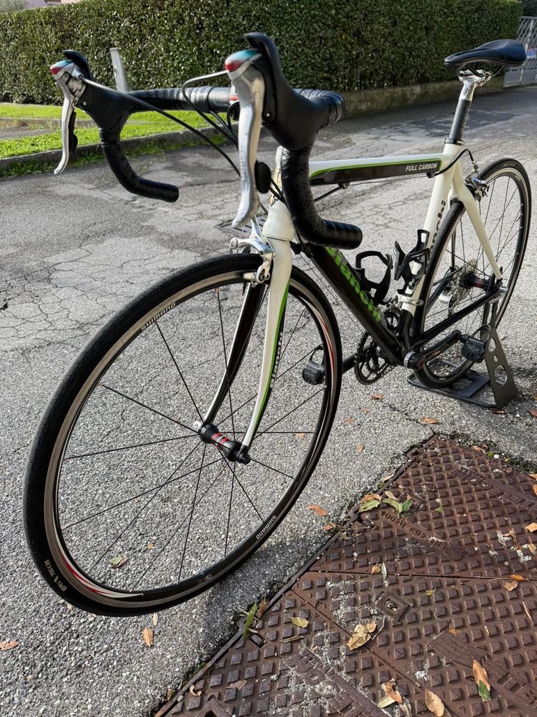 Used Bianchi Full Carbon 2011 Road & Gravel, White — image 2 of 9