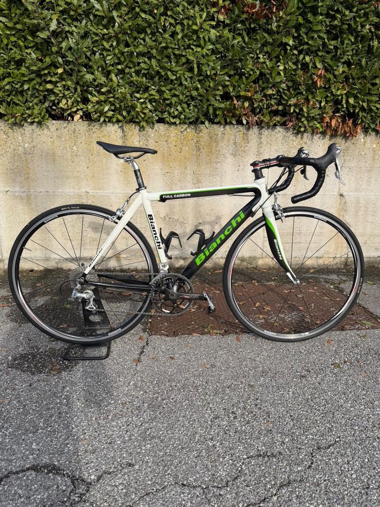 Used Bianchi Full Carbon 2011 Road & Gravel, White — image 1 of 9
