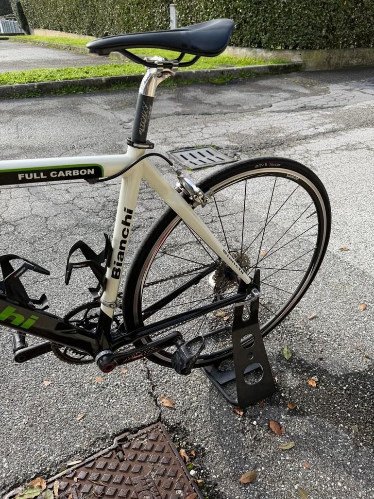 Used Bianchi Full Carbon 2011 Road & Gravel, White — image 3 of 9