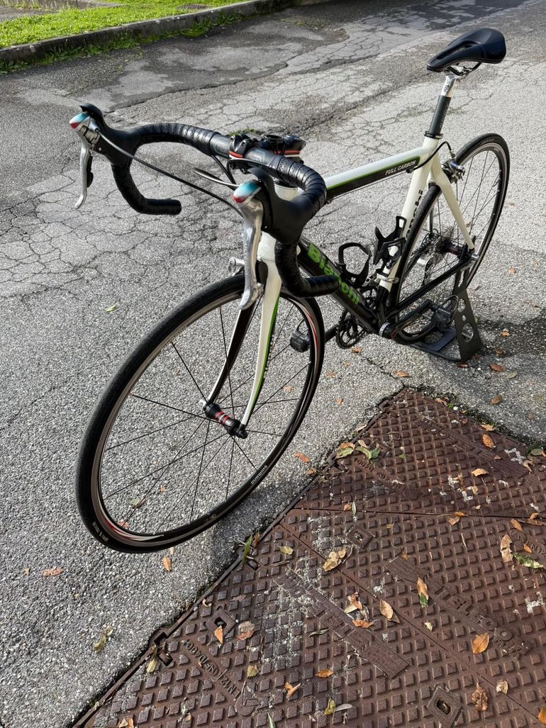 Used Bianchi Full Carbon 2011 Road & Gravel, White — image 4 of 9
