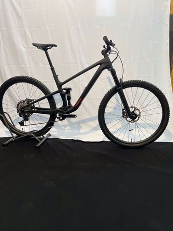 Trek, Top Fuel 9.8 XT Gen 4 2025