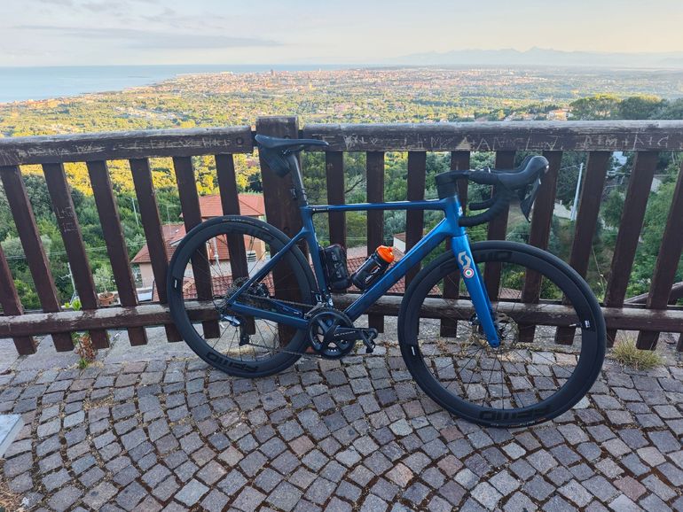 Used Scott Addict RC 30 2020 2020 Road & Gravel, Blue — image 1 of 3