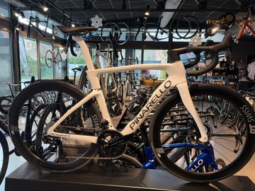 Gebrauchtes Pinarello DOGMA F 2026 Duraace Di2 2026 Road & Gravel