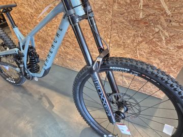 Gebrauchtes Commencal Supreme SRAM GX DH 2026 Mountainbike, Grün — Bild 4 von 6