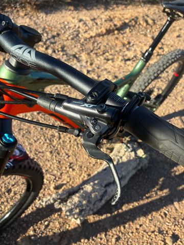 Used Scott Genius 930 2019 2019 Mountainbike, Green, 29 — image 3 of 11