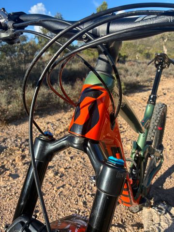 Used Scott Genius 930 2019 2019 Mountainbike, Green, 29 — image 2 of 11