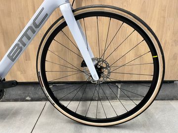 Used BMC Roadmachine FOUR 2024 2024 Road & Gravel, White — image 6 of 6