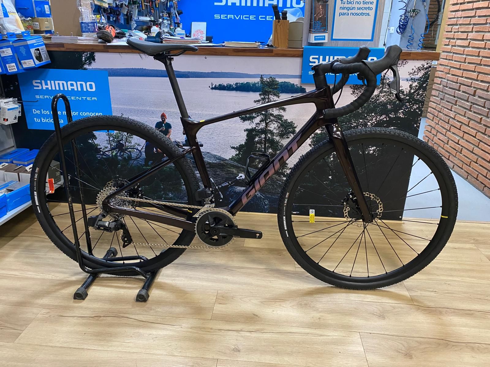 Giant Revolt SRAM Rival eTap AXS 2023