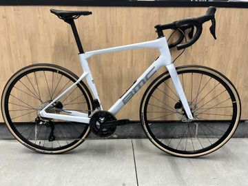 Used BMC Roadmachine FOUR 2024 2024 Road & Gravel, White — image 1 of 6