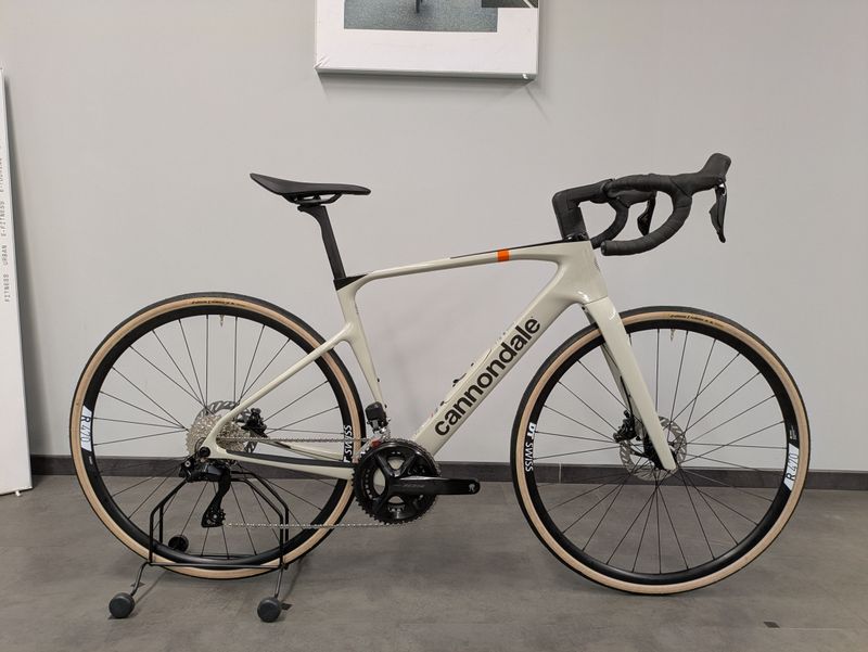 Used Cannondale Synapse Crb 4 Chalk 2025 Road & Gravel