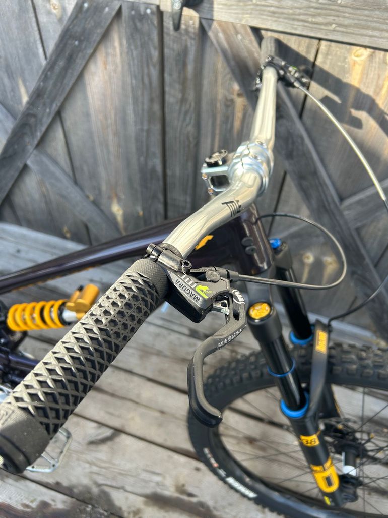 Used YT Industries Capra Uncaged 9 MX 2022 2022 Mountainbike, Purple, 29, 27.5 — image 7 of 19