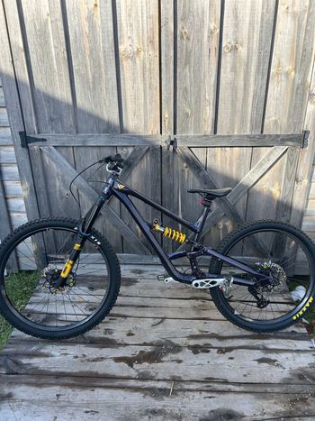 Used YT Industries Capra Uncaged 9 MX 2022 2022 Mountainbike, Purple, 29, 27.5 — image 2 of 19