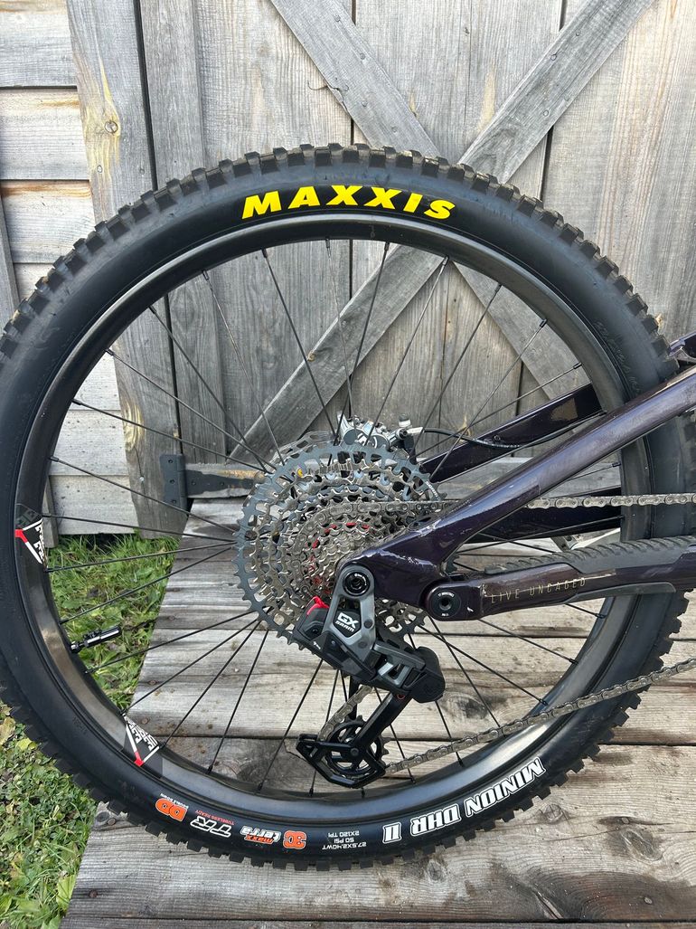 Used YT Industries Capra Uncaged 9 MX 2022 2022 Mountainbike, Purple, 29, 27.5 — image 3 of 19