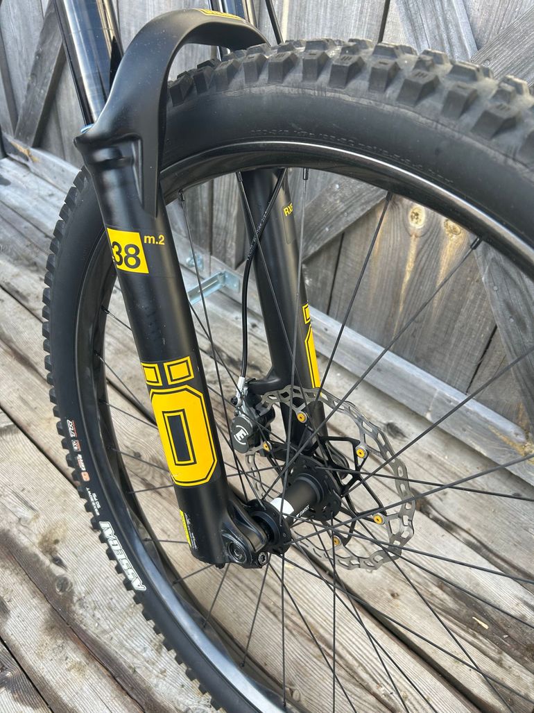 Used YT Industries Capra Uncaged 9 MX 2022 2022 Mountainbike, Purple, 29, 27.5 — image 10 of 19