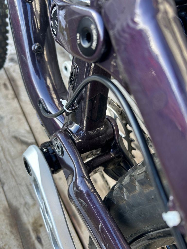 Used YT Industries Capra Uncaged 9 MX 2022 2022 Mountainbike, Purple, 29, 27.5 — image 19 of 19