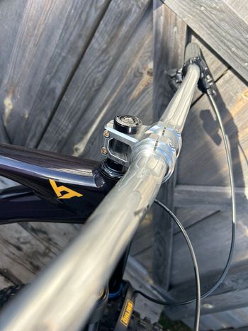 Used YT Industries Capra Uncaged 9 MX 2022 2022 Mountainbike, Purple, 29, 27.5 — image 6 of 19