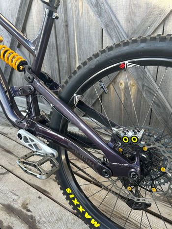Used YT Industries Capra Uncaged 9 MX 2022 2022 Mountainbike, Purple, 29, 27.5 — image 18 of 19