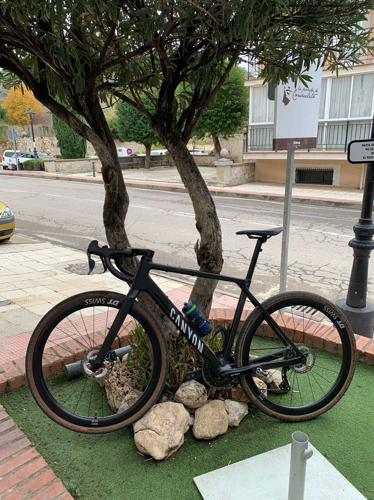 Brugt Canyon Grail CFR Di2 2024 2024 Road & Gravel — billede 2 af 16