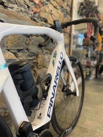 Used Pinarello NYTRO E5 ROAD - 105 Di2 2024 2024 Road & Gravel, Weiß — image 3 of 7