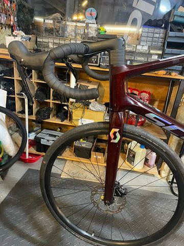 Used Scott Addict 30 2024 2024 Road & Gravel, Red — image 4 of 8