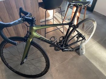 Used Giant Tcr SRAM Red eTap AXS 2021 Road & Gravel, Green — image 5 of 8
