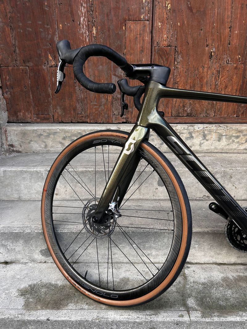 Scott Addict RC 2022 Road & Gravel de segunda mano, Negro — imagen 14 de 22