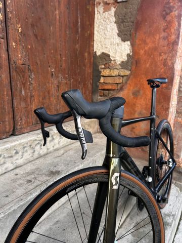 Scott Addict RC 2022 Road & Gravel de segunda mano, Negro — imagen 21 de 22