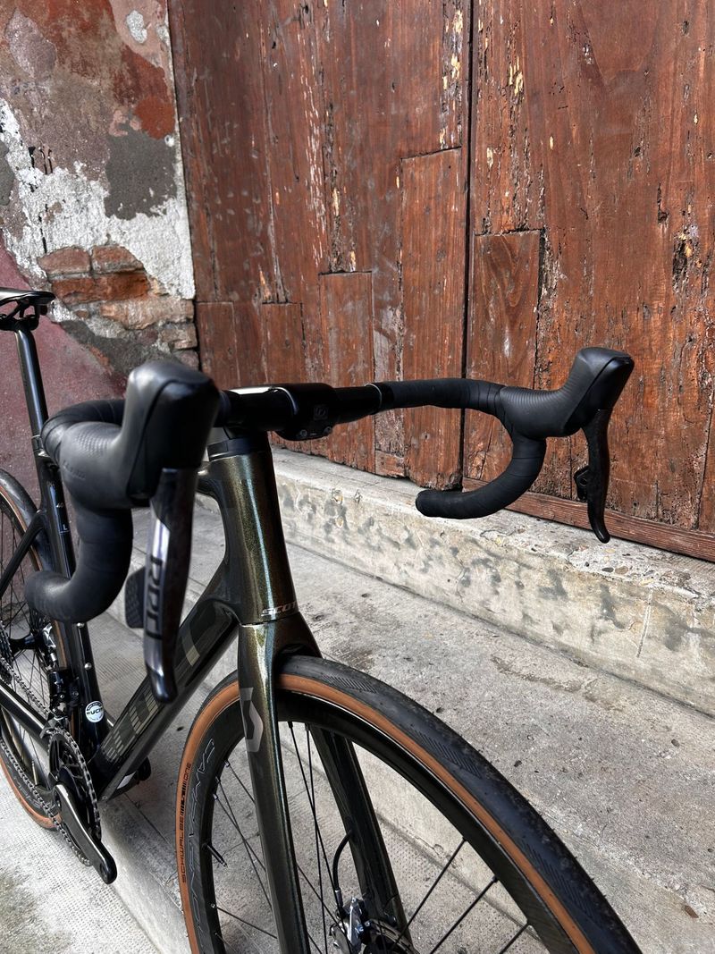 Scott Addict RC 2022 Road & Gravel de segunda mano, Negro — imagen 5 de 22
