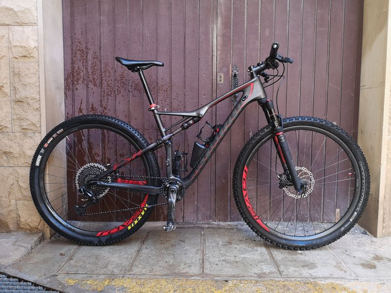 Used Specialized Epic Expert Carbon 29 2015 2015 MTB