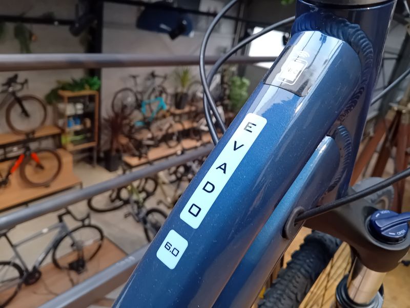 Kross Evado 6.0 D 2023 Road & Gravel de segunda mano, Azul — imagen 3 de 5