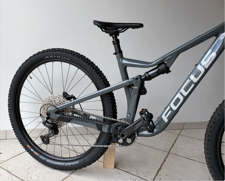 Used Focus FOCUS THRON 6.8  2023 2023 Mountainbike — image 8 of 10