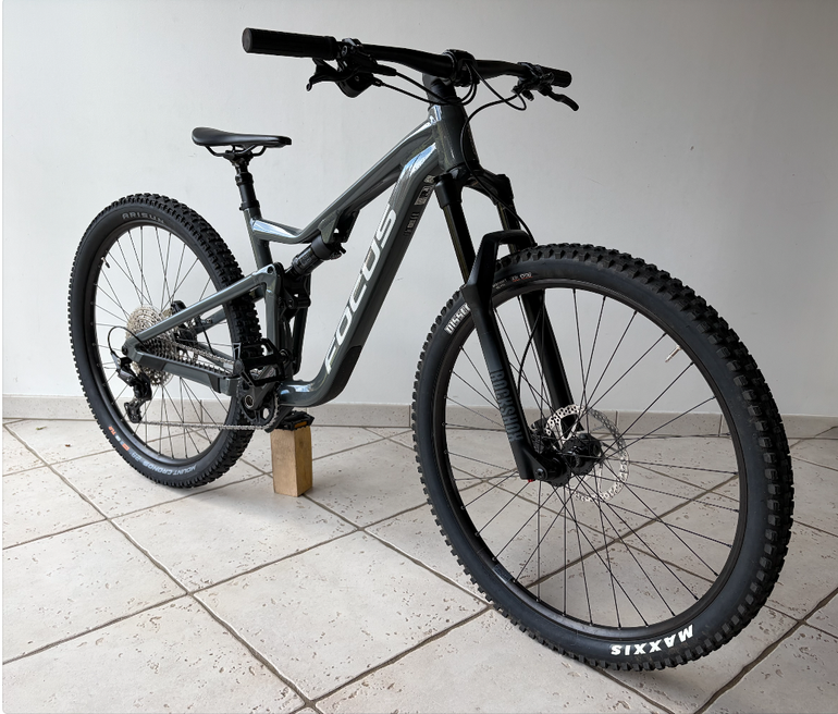 Used Focus FOCUS THRON 6.8  2023 2023 Mountainbike — image 1 of 10