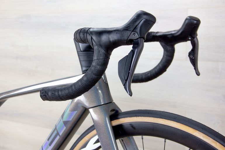 Used Trek Trek Madone SLR 7 2025 Road & Gravel, Light Gray — image 11 of 18