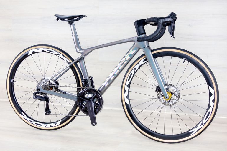 Used Trek Trek Madone SLR 7 2025 Road & Gravel, Light Gray — image 5 of 18