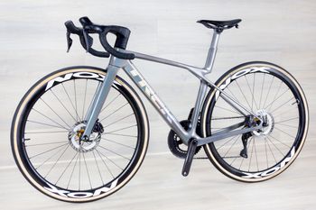 Used Trek Trek Madone SLR 7 2025 Road & Gravel, Light Gray — image 6 of 18