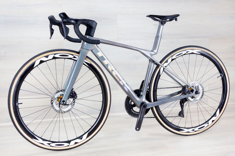Used Trek Trek Madone SLR 7 2025 Road & Gravel, Light Gray — image 6 of 18